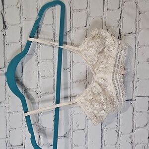 Victoria's Secret cream lace bralette